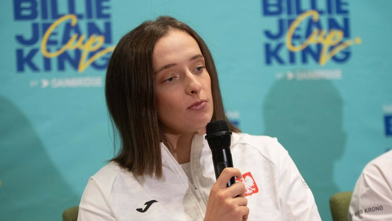 Iga Swiatek și-a adus aminte de prietena rebelă din România, dar și de Simona Halep după ce ne-a eliminat din Billie Jean King Cup: „Deși sunteți o țară mică...”