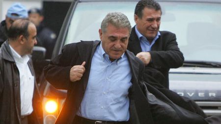 Dezvăluiri din culise despre cum lucrează ca impresari frații Becali! Un fotbalist dă cărțile pe față: „Totul a fost clar de la început! Dacă ai peste 1 milion de euro salariu iau și ei comision”. EXCLUSIV