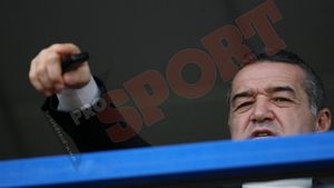 "Cei care mă contestă sunt drogați și huligani! Nu-i mai las în tribune"