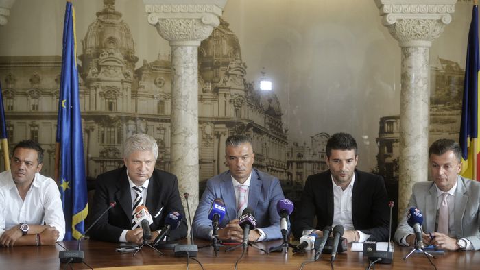 Comitetul Executiv al FRF caută soluții pentru eliminarea "birocrației" în cazul Academiei Rapid. Giuleștenii ar putea fi lăsați în Liga 3 prin derogări și excepții de la regulament