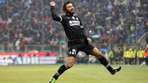 Asociația Fotbaliștilor Italieni a desemnat cel mai bun "11" din Serie A în 2012! Pirlo, Ibrahimovic și Cavani, printre evidențiați