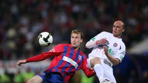 Dan Petrescu: "Steaua și CFR au cele mai mari șanse la titlu!"**