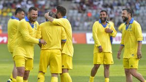 Marius Niculae, dat pe spate de Gheorghe Hagi la meciul de retragere al lui Adrian Mutu: „La ce goluri a dat, îmi era rușine să mai bat lovituri libere!” | VIDEO