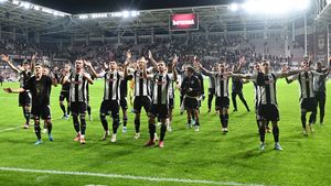 L-au "lucrat" Chipciu și Nistor pe Sabău la U Cluj?! Avem mesajele jucătorilor. EXCLUSIV