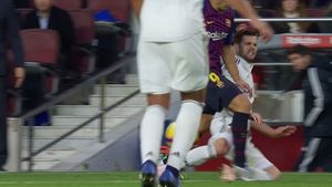 S-ar fi putut schimba ceva!? Momentul în care Luis Suarez trebuia eliminat: "Decizia arbitrului e greșită". Cât era scorul în minutul în care Barcelona trebuia să rămână cu un om în minus