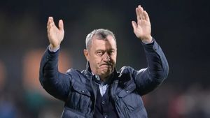 Marius Tucă are mare încredere în Mircea Rednic: „E singura șansă de supraviețuire a lui Dinamo!” | VIDEO EXCLUSIV ProSport Live
