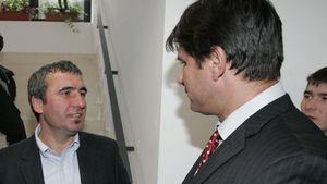 Hagi: "Lăcătuș a plecat de la Steaua direct la DNA! Eu m-am ales cu înjurături!"