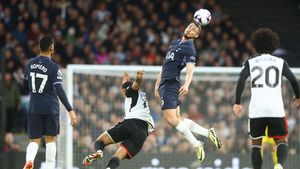 Radu Drăgușin poate fi salvat la Tottenham de Real Madrid! Spaniolii anunță că Florentino Perez îl vrea pe fundașul central care e prieten cu Leo Messi