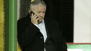 Porumboiu taie în carne vie!