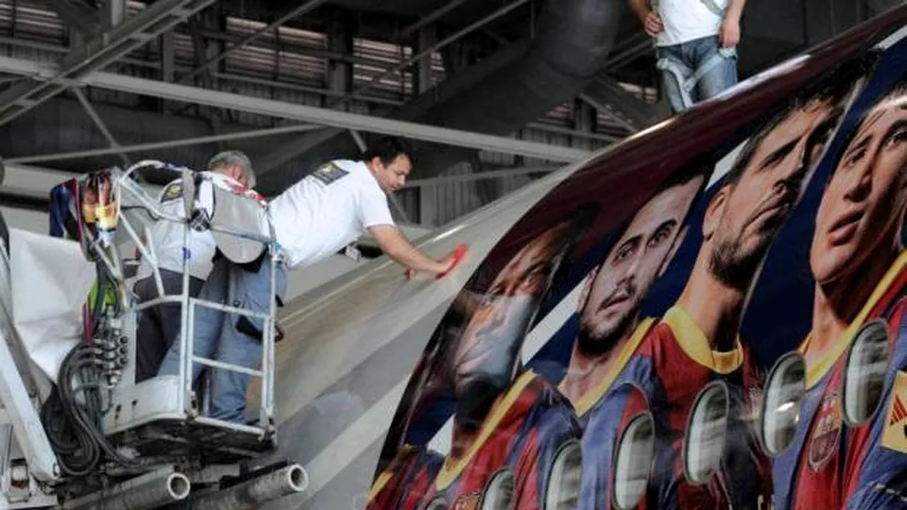 FOTO** BarÃ§a a zburat la Londra într-un avion personalizat! Fanii au 