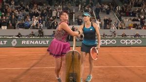 Jelena Ostapenko, o nouă ieșire în decor după ce a pierdut la Roland Garros! Ce i-a făcut lui Alize Cornet în timpul strângerii de mână | FOTO