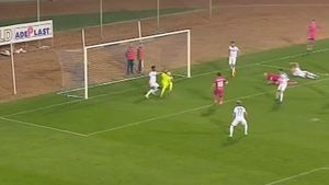 Asta e PARADA SEZONULUI în Liga 1! FOTO | Veteranul din poarta Pandurilor a reușit imposibilul la o fază la care era "victimă" sigură