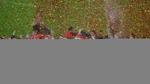 Trofeul Cupei României, adus pe ritmuri de manele la Voluntari: managerul clubului a fost sufletul petrecerii | VIDEO