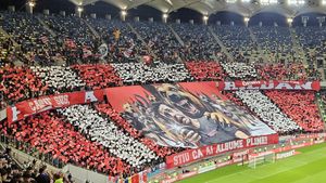 Câinii fioroși și Mona Lisa la Dinamo - FCSB! Scenografii spectaculoase pe Arena Națională. FOTO