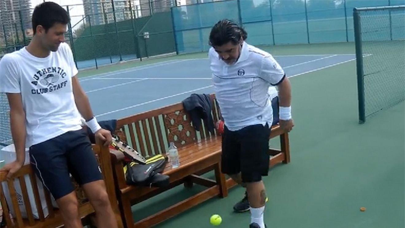 Djokovic, lăsat fără cuvinte!** "Dimensiunea nu contează pentru Maradona" VIDEO