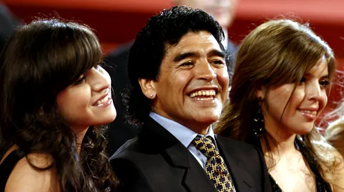 Maradona: „Ronaldinho trece printr-un moment greu!”