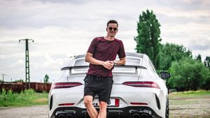 Florin Gardoș a dat lovitura! Fostul jucător de la FCSB și-a luat un bolid care l-ar face invidios chiar și pe Gigi Becali | FOTO & VIDEO