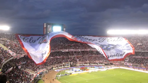 FOTOGRAFIE UNICĂ‚** River Plate a intrat în Cartea Recordurilor: fanii au confecționat un steag lung de 8 km