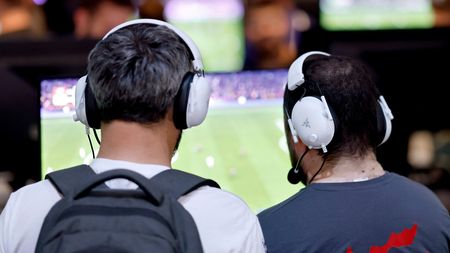 Începe o nouă eră în transmisiunile TV. Ce vor putea vedea abonații în timpul meciurilor de Champions League, ca într-un joc FIFA