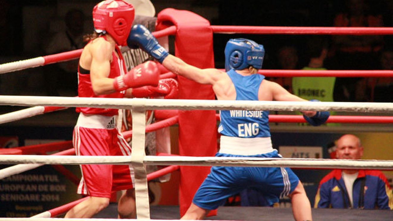 Medaliatele României la CE de box feminin au făcut un tur de onoare al Capitalei cu limuzina