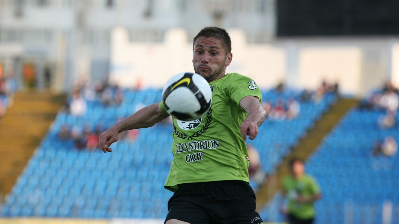 Frunză, accidentat de Varga** la antrenamentul oficial al Unirii!