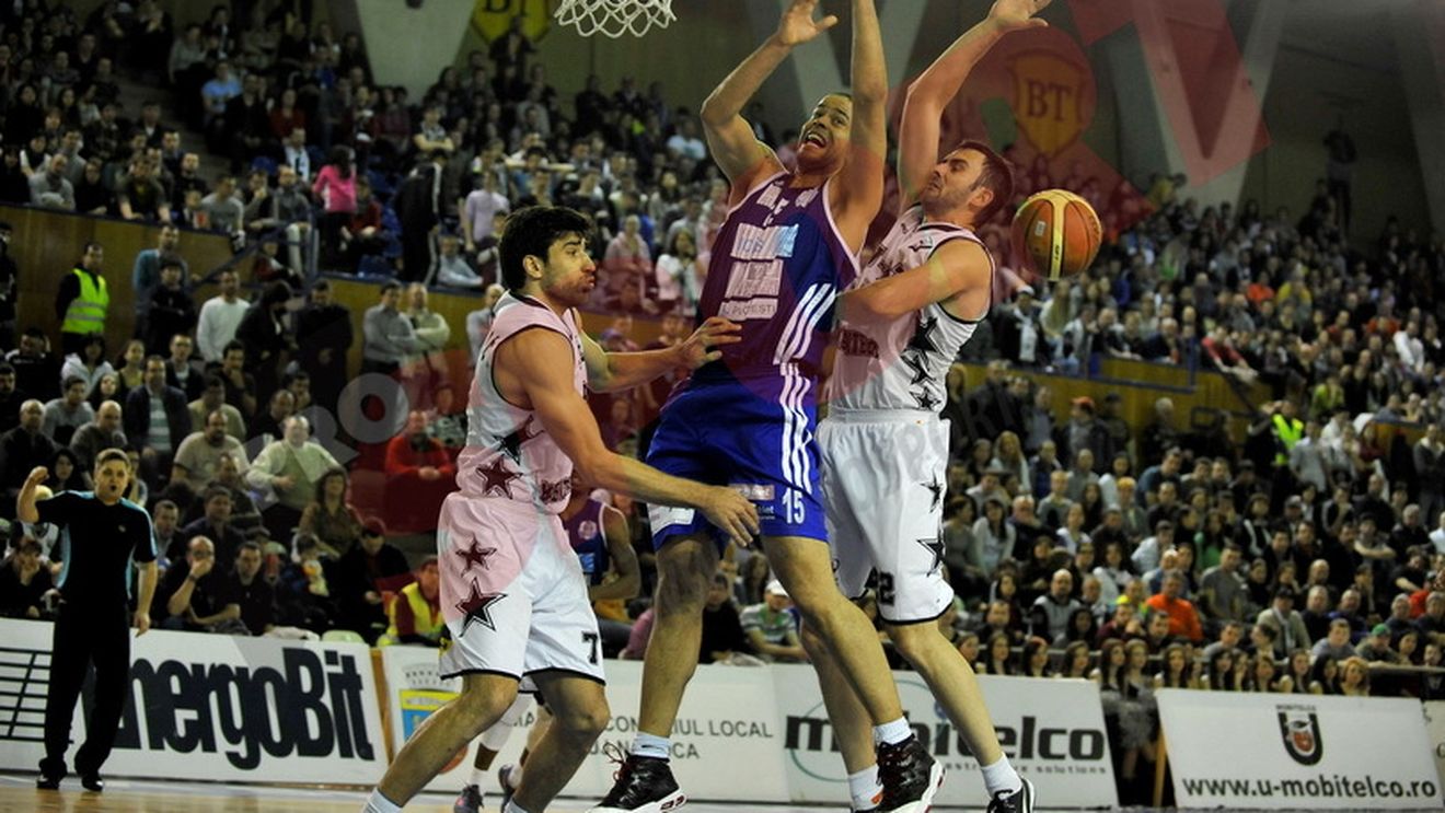 FOTO Derbyul Ligii Naționale de baschet masculin: Asesoft s-a impus la Cluj, scor 78-68