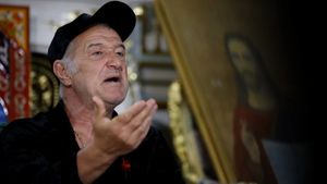 Gigi Becali n-a suportat ce a văzut şi a intervenit în forță la pauza meciului FCSB - Lyon! Trei titulari, OUT după numai 45 de minute
