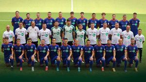 Steaua și-a anunțat lotul de jucători cu care începe noul sezon de Liga 2. Cei 28 de fotbaliști, numerele pe care le vor purta pe tricou și videoclipul prin care clubul prezintă noile achiziții