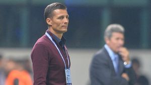 Gâlcă a pierdut primul pariu. La cine renunță Steaua din retur: fotbalistului văzut "titular de drept" de tehnician i se arată ușa