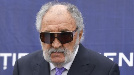 Doi profesori sunt cei mai bogați români și au cu 200.000.000 de dolari mai mult decât Ion Țiriac