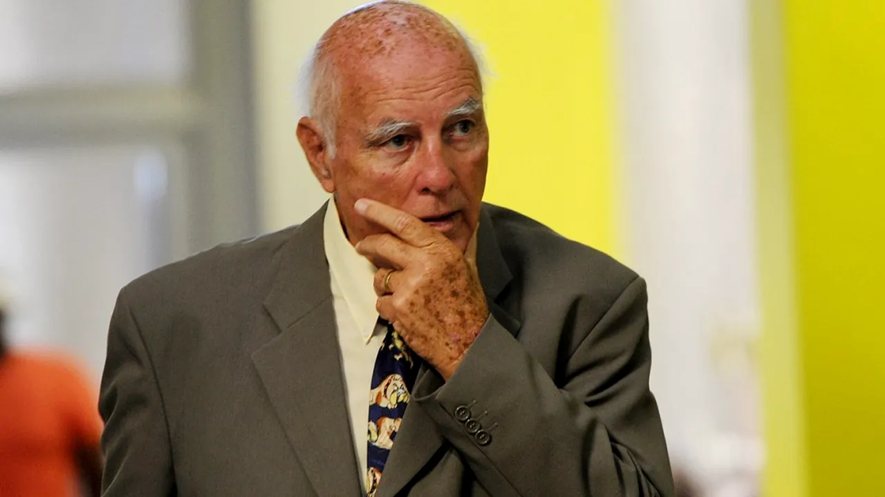 Decizie fără precedent în tenis! Bob Hewitt, exclus din Hall of Fame 