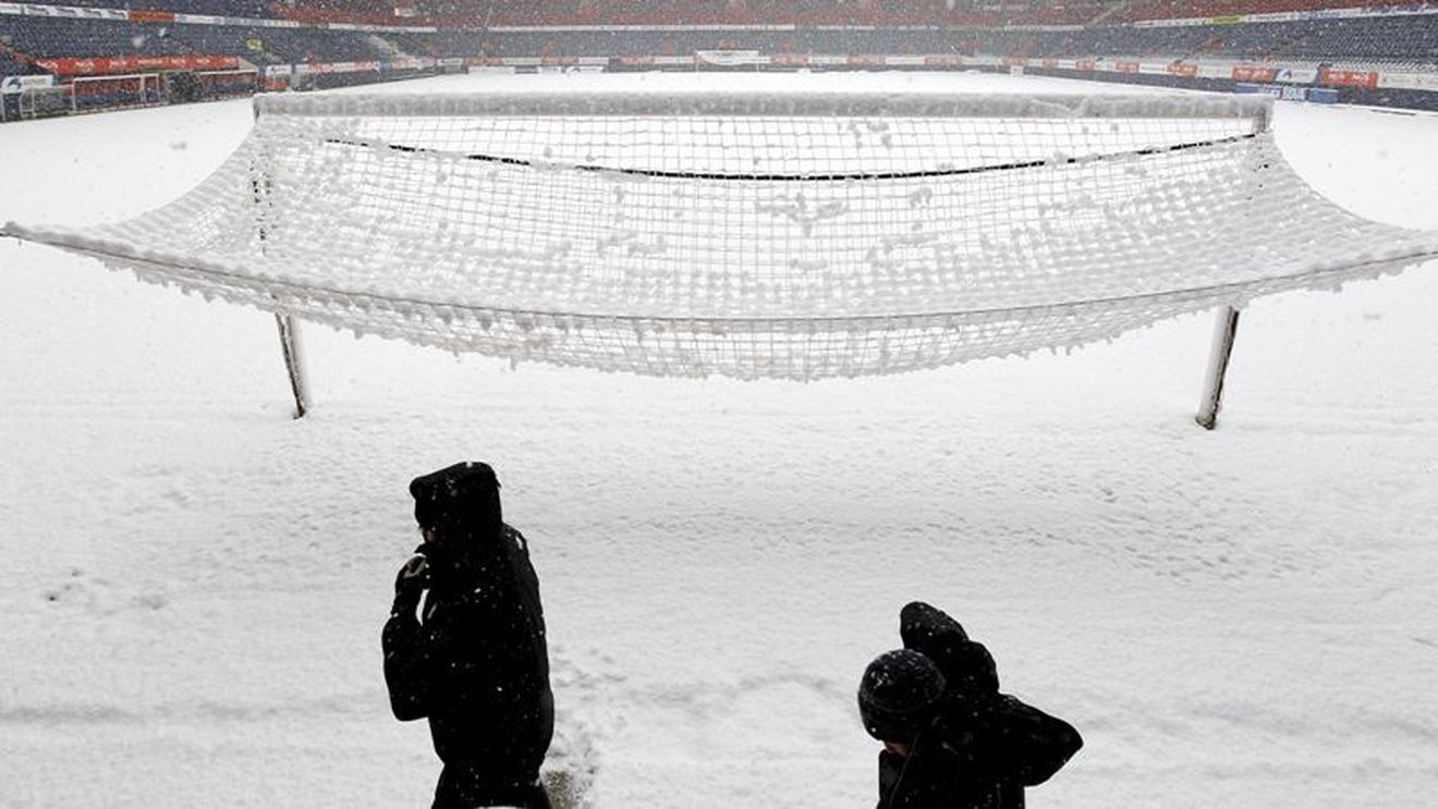"Criza" zăpezii! VEZI ce condiție va trebui îndeplinită de cluburile engleze pentru a fi licențiate!