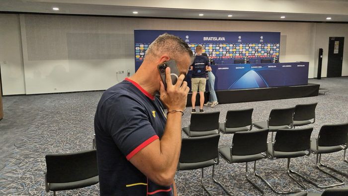 Daniel Pancu a pus mâna pe telefon şi a vorbit cu Vicente Del Bosque, după eşecul cu Spania U21: „Mi papa”