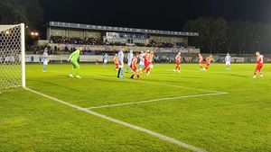 Corvinul a început play-off-ul Ligii 2 cu o remiză. Florin Maxim are și o mare nemulțumire după egalul cu Gloria Buzău: ”De trei săptămâni discutăm cu jucătorii”