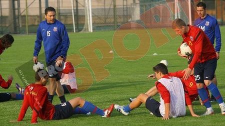 I-a dat planurile peste cap lui 'Iliesta'!** Jucătorul care ar fi rezolvat una din găurile din defensivă a fost operat de menisc!