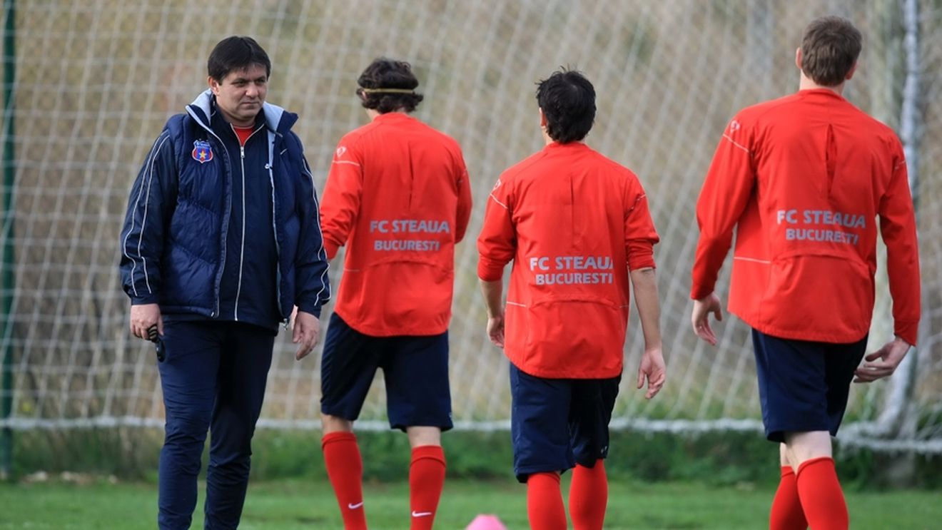 "Lăcă nu are mijocași de valoarea lui Tănase și Tameș!"** CE CREZI?