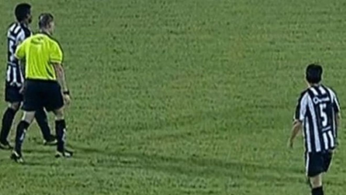 "Ne atacau în valuri! Ne-am folosit de orice truc pentru a-i deruta!"** Ce le-a trecut prin minte unor brazilieni: arbitrul a observat abia pe final, iar ei au câștigat meciul