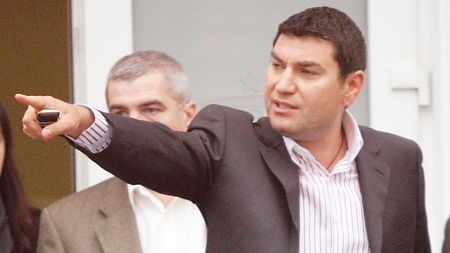 "Nu-s profesioniști"