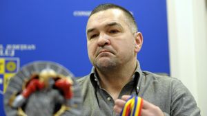 Gestul pe care l-a făcut fiul lui Leonard Doroftei cu gândul la românii care nu au ce să mănânce! Tânărul e milionar și vede altfel viața