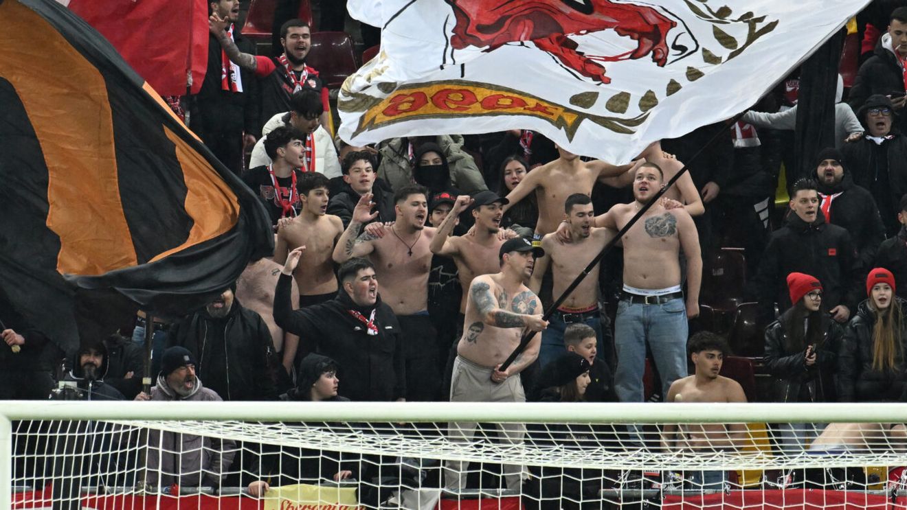 Dinamo, „părăsită” de fani la derby-ul cu FCSB! Câte bilete au vândut „câinii” pentru meciul cu marea rivală