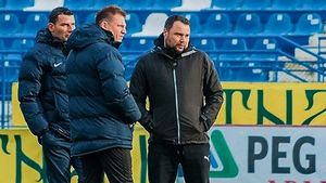 Fratele mai mare al lui Marius Croitoru, numit antrenor principal la o echipă de tradiție din Liga 3. Va colabora cu un fost căpitan al Stelei