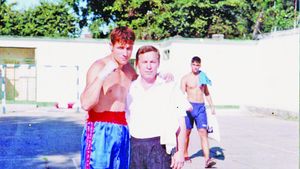 Povestea lui Bute, de la "Schilodul" la Mister KO!** OMUL din spatele succesului: "Eu l-am dus pe Lucian la box"