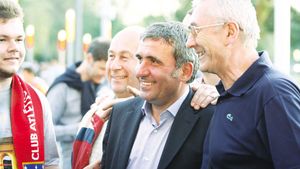 Cum s-a văzut finala de la "VIP"!  Zeci de vedete la lojă: Hagi și Gabi Szabo, în cap de listă. Platini, confundat cu Bregovic :)