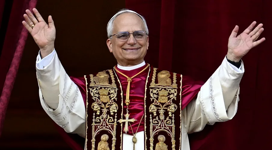 Legătura dintre Papa Leon al XIV-lea și unul dintre cei mai controversați milionari din fotbal. Ce s-a descoperit în arb