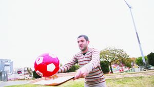 Cătălin Munteanu dezvăluie secretul din spatele succesului în tricoul "câinilor":** "Așa se zice: le pun pe tavă"