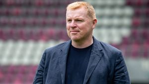 Neil Lennon, chemat să demonstreze ce studii are pentru a putea fi antrenor la Rapid București! Adus de Dan Șucu pe un munte de bani, britanicul e obligat să facă dovada
