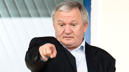 Porumboiu: "Cu Dan Petrescu antrenor iau titlul!"