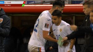 Enes Sali scrie istorie! Puștiul-minune al fotbalului românesc a debutat la doar 15 ani în tricoul naționalei!