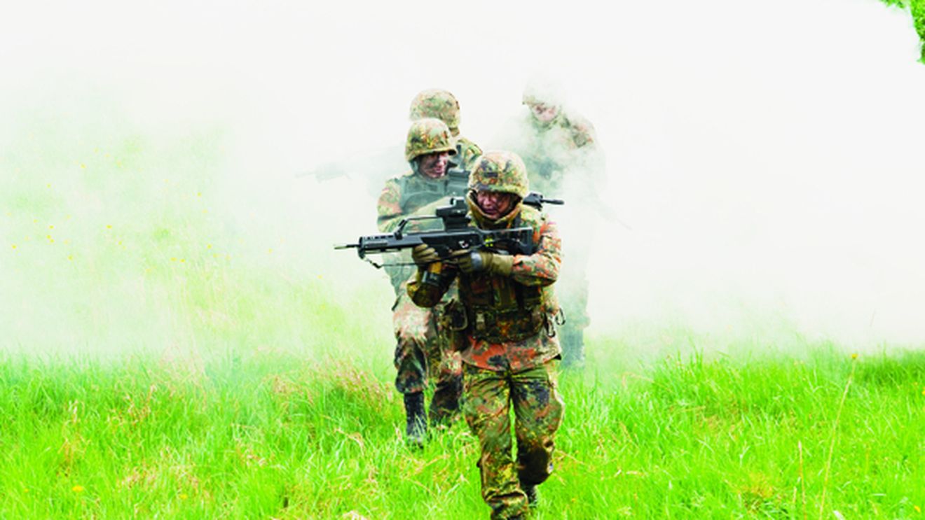 Ați auzit de Federația de "Hoții și vardiștii"? Se pregătesc majoretele și tăiatul de lemne!