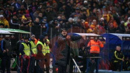 Lăcătuș: "Avem ratări care mă exasperează! Nu va fi ușor la Napoli, dar sper să ne calificăm!"